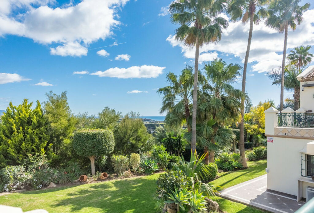 Detached Villa Estepona Málaga - image 21