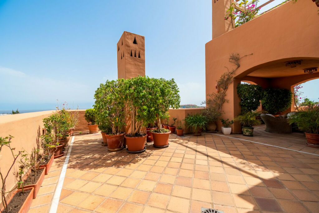 Middle Floor Apartment Nueva Andalucía Málaga - image 20