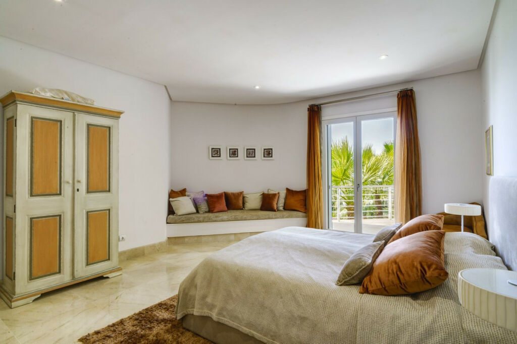 Detached Villa El Madroñal Málaga - image 24