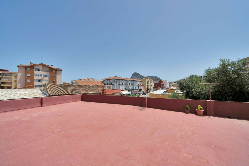 Detached Villa La Línea Cádiz - image 21