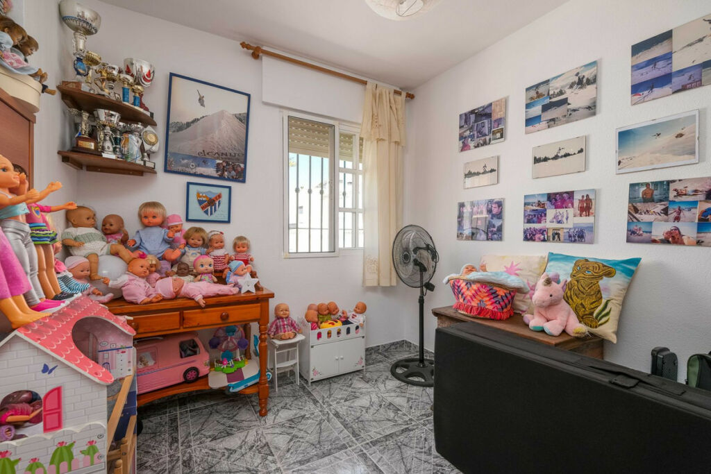 Detached Villa El Coto Málaga - image 22