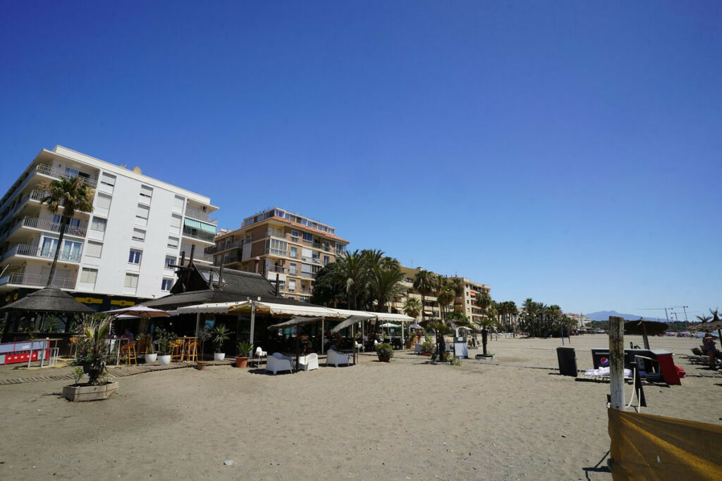 Middle Floor Apartment Estepona Málaga - image 22