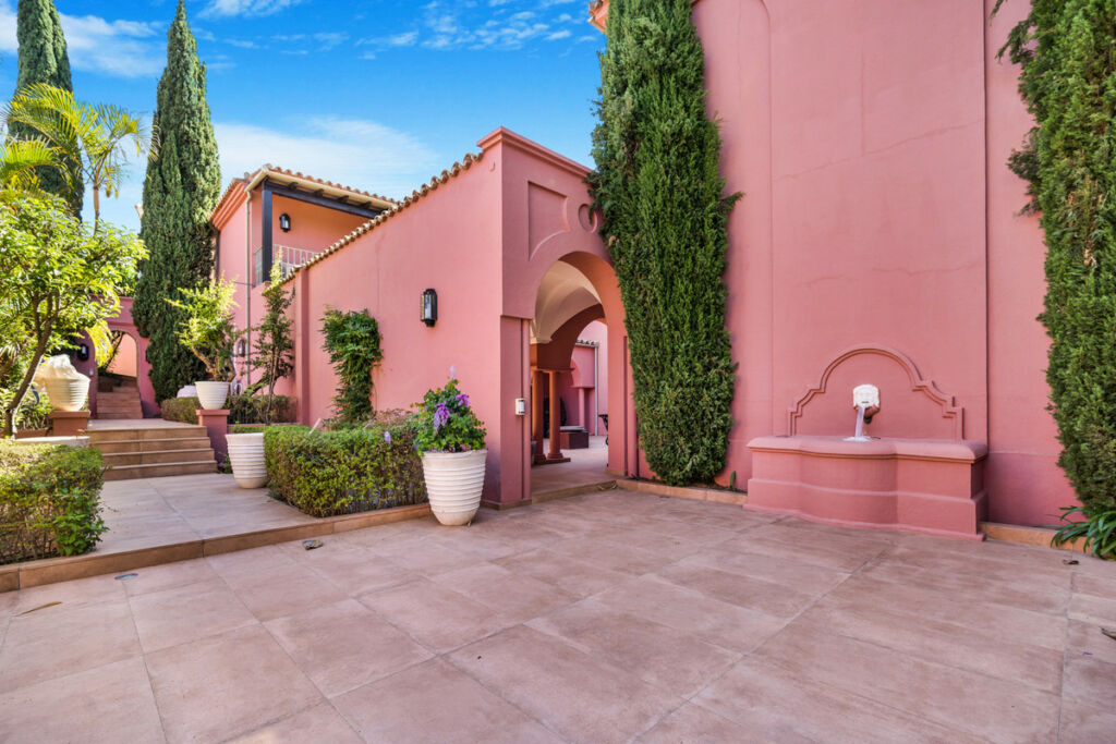 Detached Villa Hacienda Las Chapas Málaga - image 22