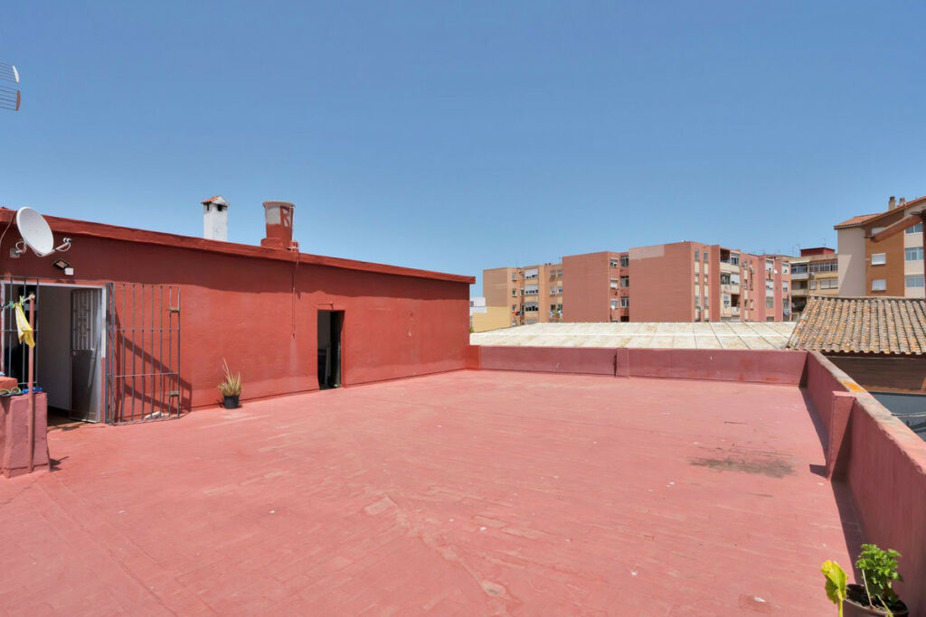 Detached Villa La Línea Cádiz - image 23