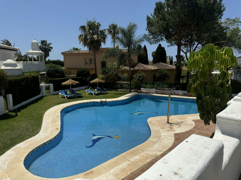 Townhouse Bahía de Marbella Málaga - image 23