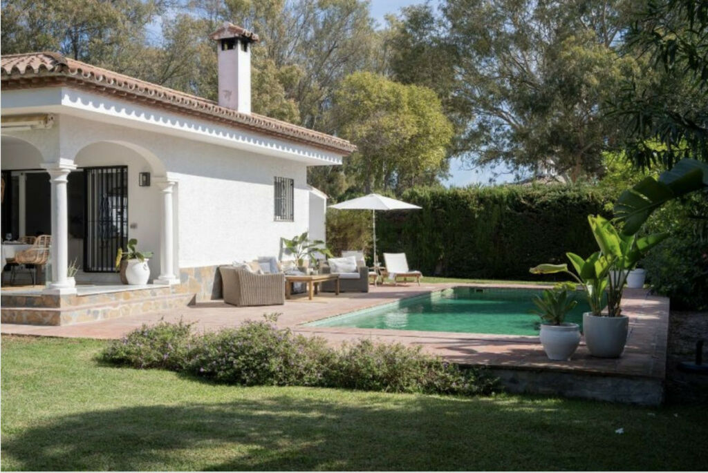 Detached Villa El Paraiso Málaga - image 23