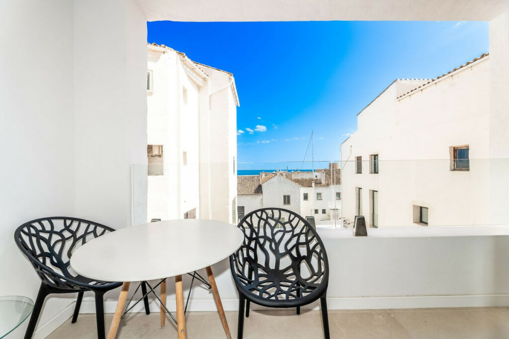 Middle Floor Apartment Puerto Banús Málaga - image 23
