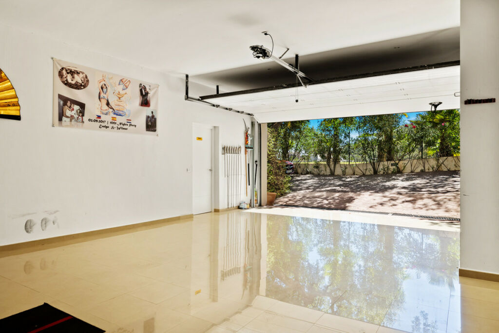 Detached Villa Marbella Málaga - image 23