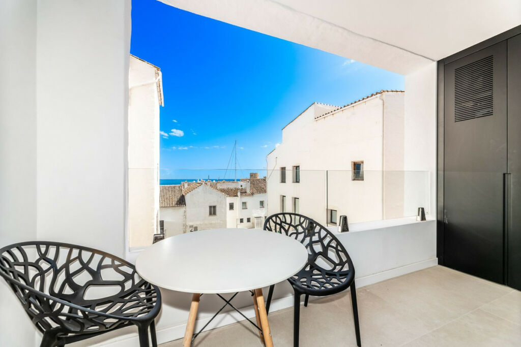 Middle Floor Apartment Puerto Banús Málaga - image 24