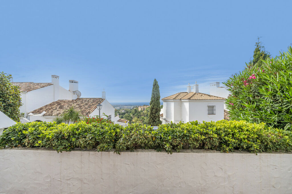 Middle Floor Apartment Benahavís Málaga - image 27