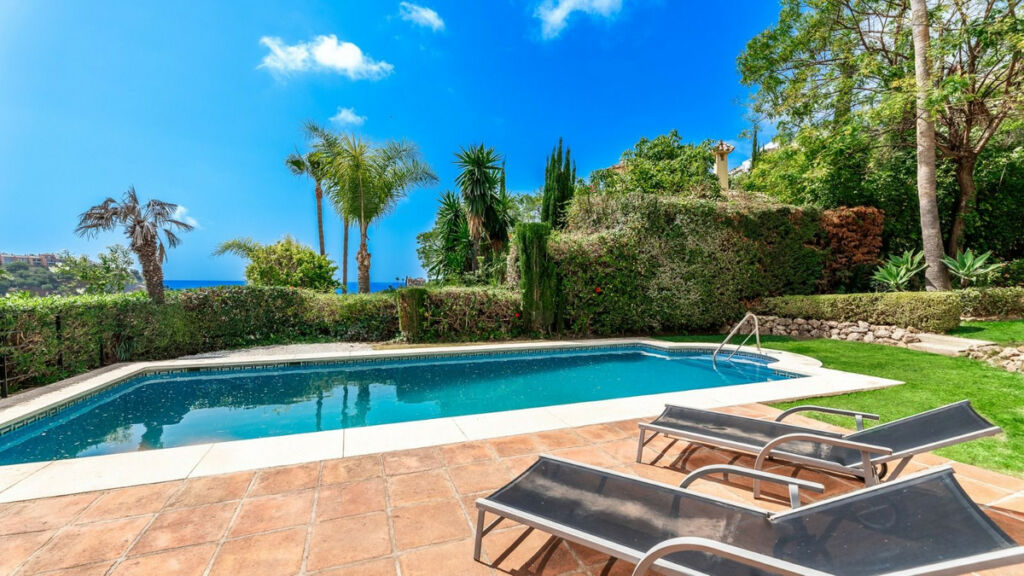 Detached Villa Los Arqueros Málaga - image 24