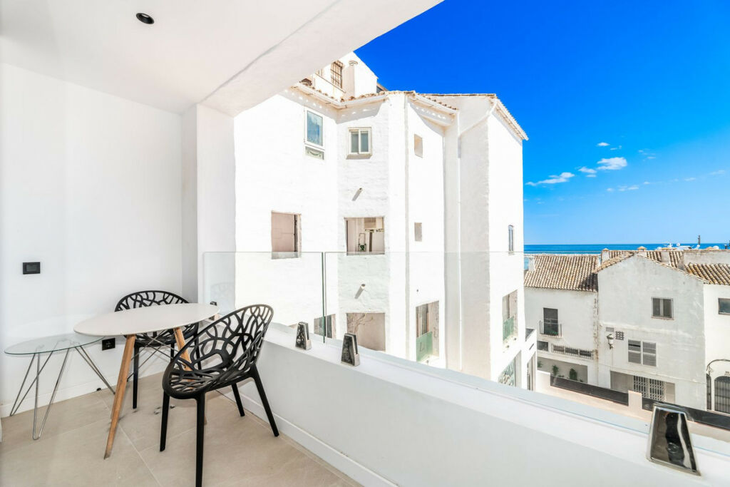 Middle Floor Apartment Puerto Banús Málaga - image 25