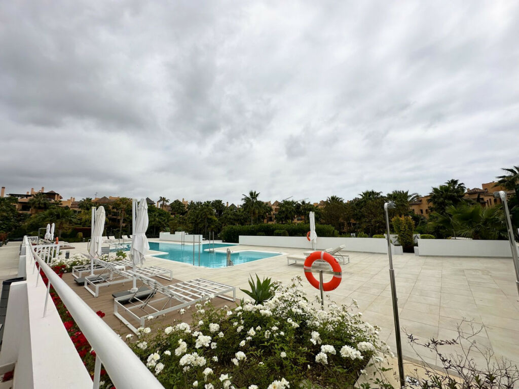 Middle Floor Apartment Estepona Málaga - image 25