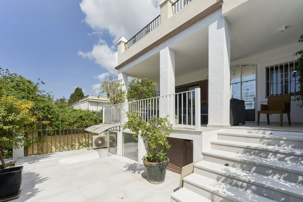 Semi-Detached House The Golden Mile Málaga - image 25