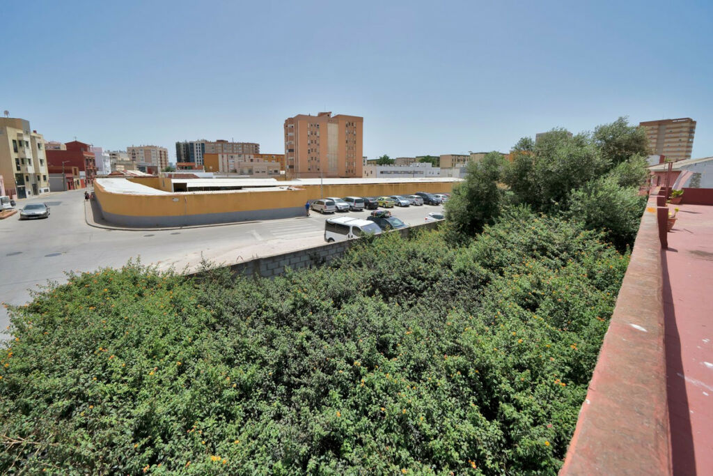 Detached Villa La Línea Cádiz - image 25