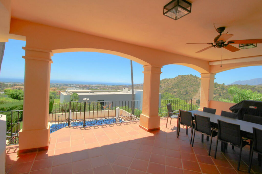 Detached Villa Los Arqueros Málaga - image 25