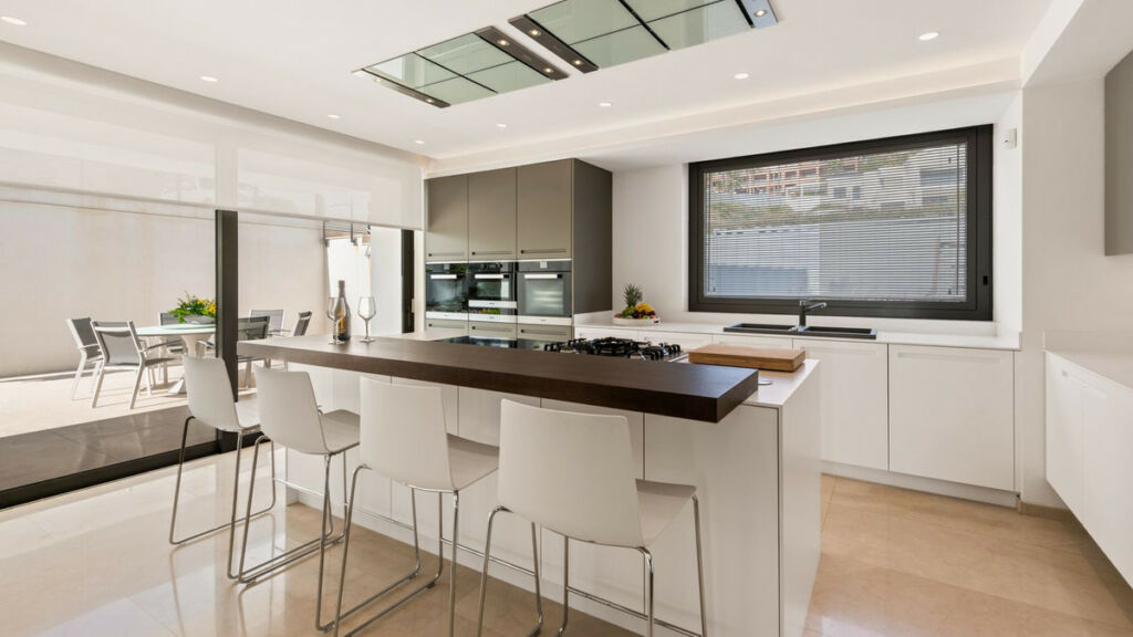 Detached Villa Los Flamingos Málaga - image 8