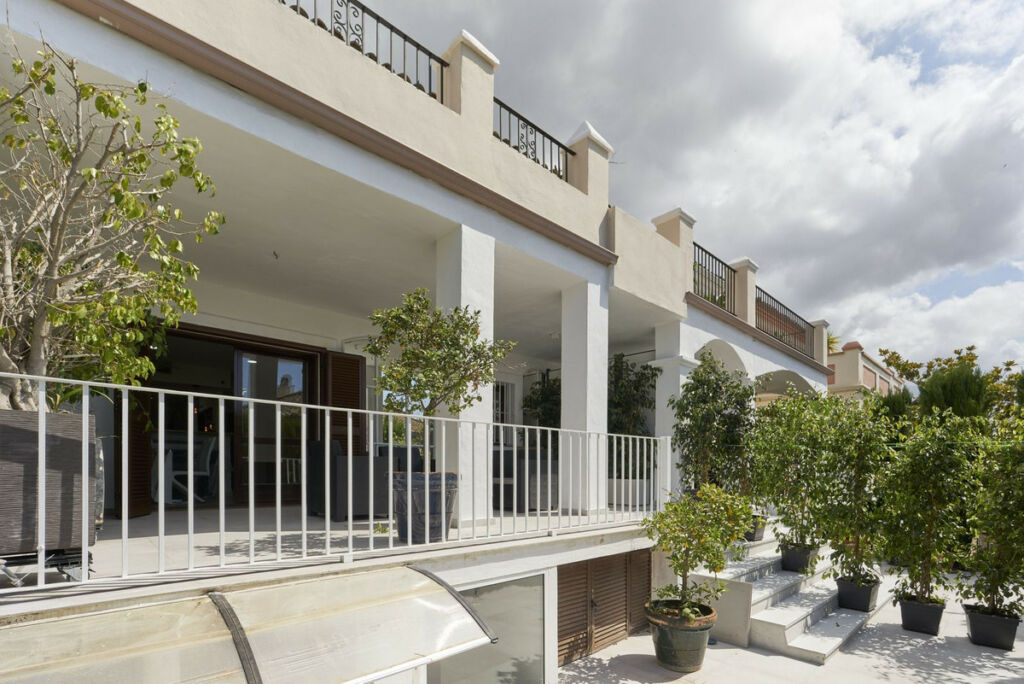 Semi-Detached House The Golden Mile Málaga - image 26