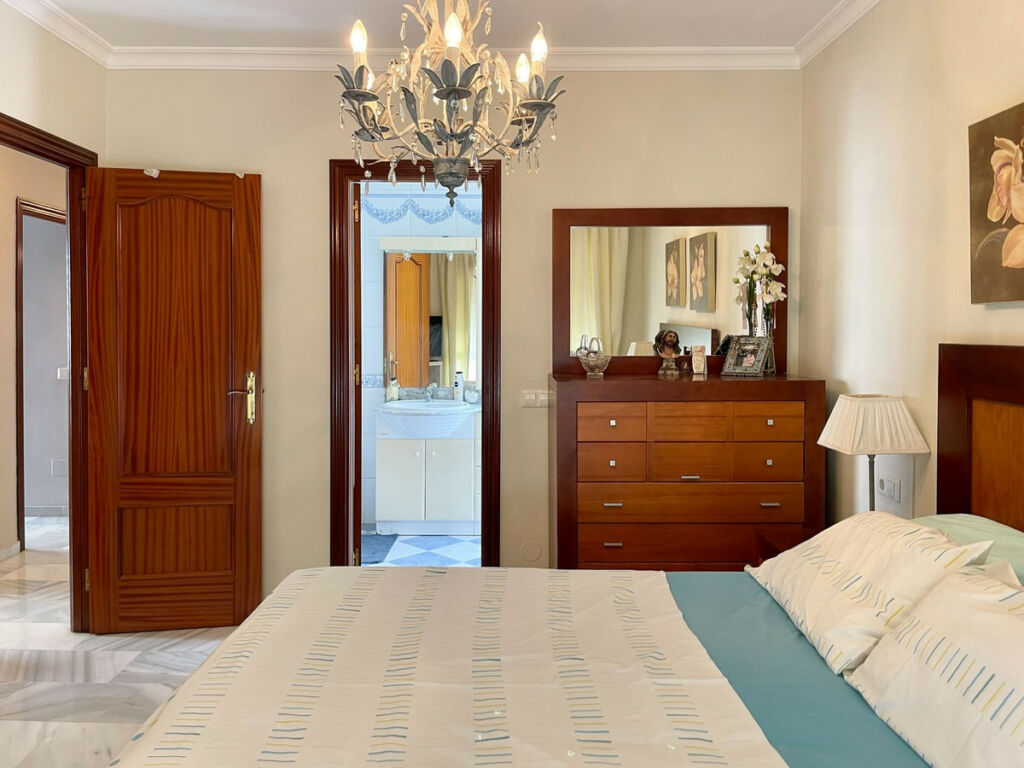 Detached Villa Fuengirola Málaga - image 27