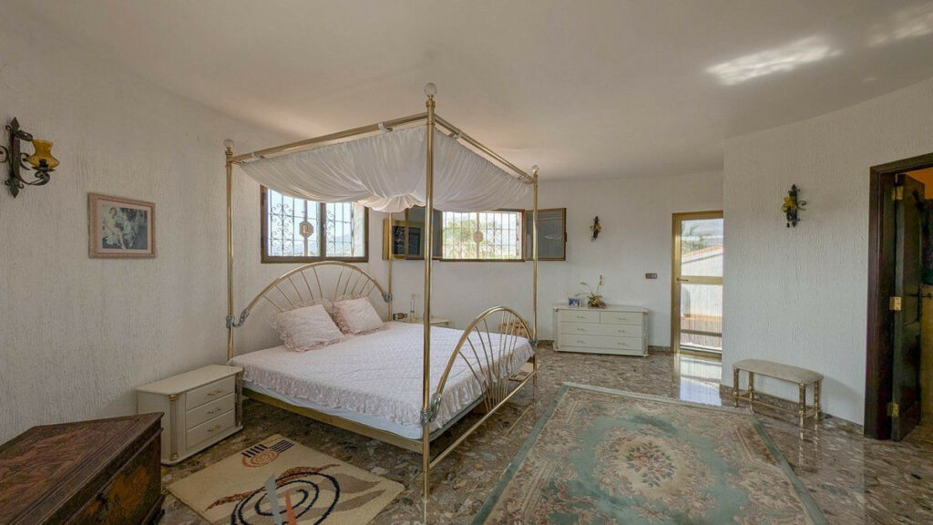 Detached Villa Calpe Alicante - image 27
