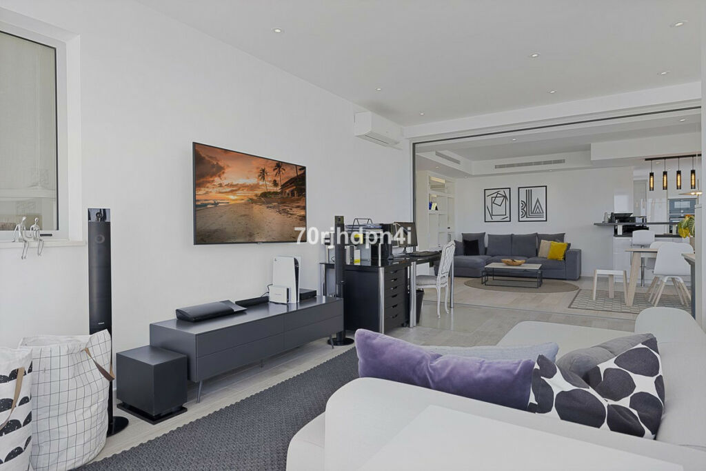 Middle Floor Apartment Casares Málaga - image 26