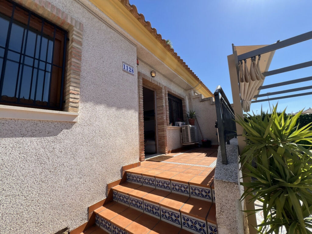 Detached Villa Villamartin Alicante - image 27
