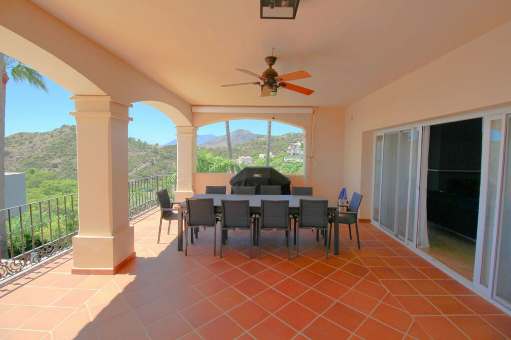 Detached Villa Los Arqueros Málaga - image 26