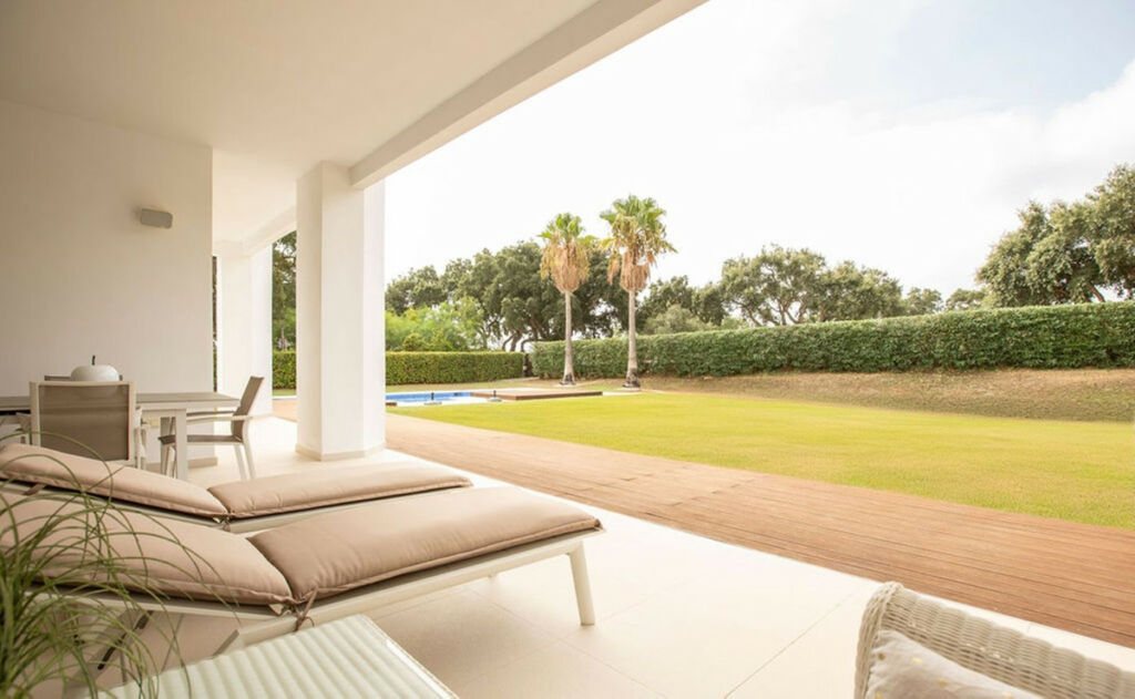 Detached Villa San Roque Club Cádiz - image 26