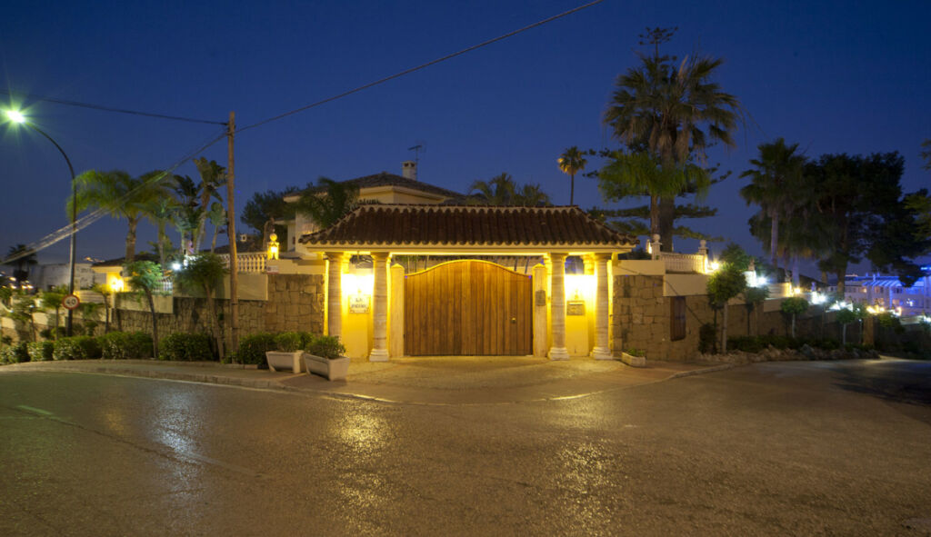 Detached Villa Puerto Banús Málaga - image 28