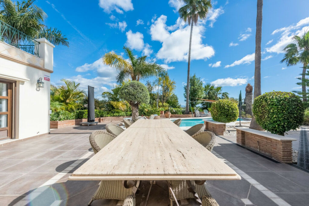 Detached Villa Estepona Málaga - image 28