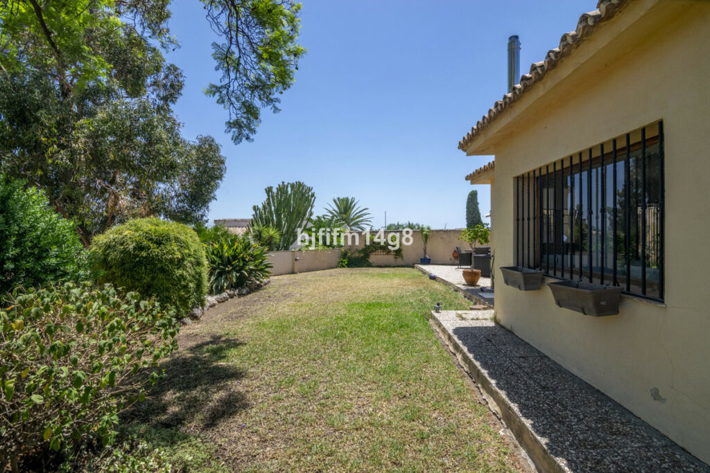 Detached Villa Benahavís Málaga - image 28