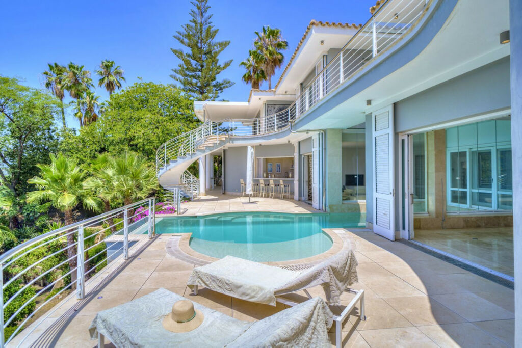 Detached Villa El Madroñal Málaga - image 32