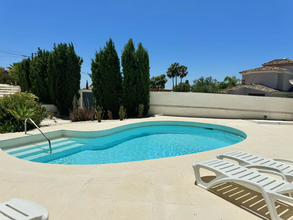 Detached Villa El Rosario Málaga - image 29