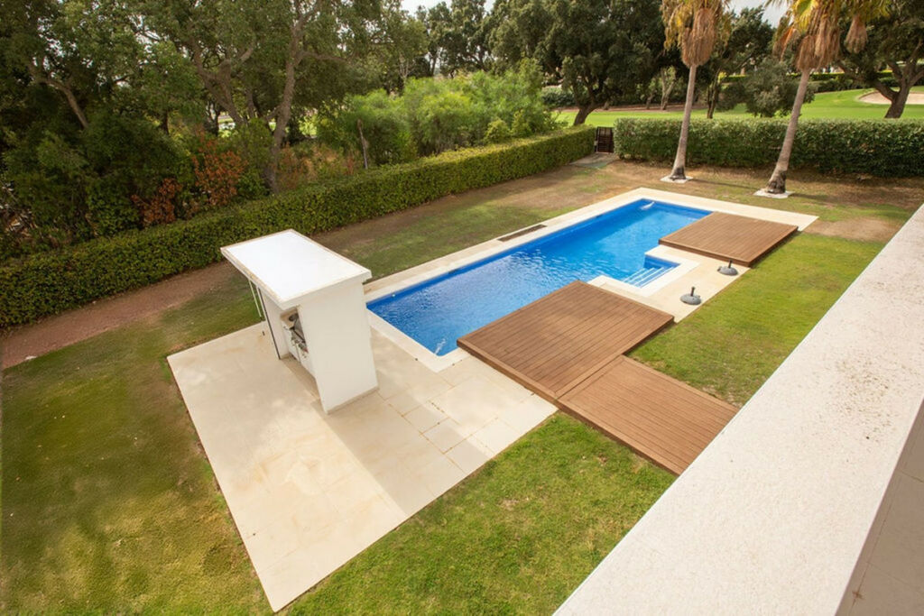 Detached Villa San Roque Club Cádiz - image 28
