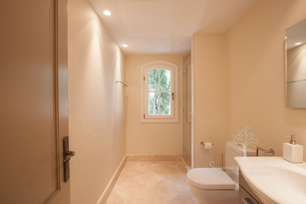 Detached Villa Benahavís Málaga - image 29