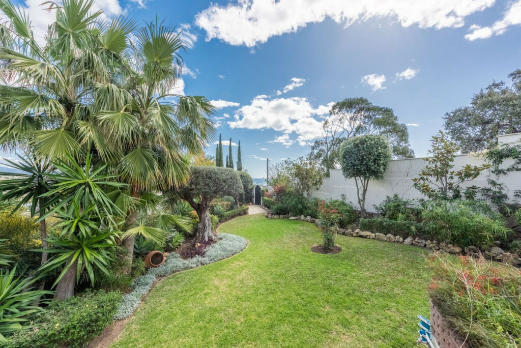 Detached Villa Estepona Málaga - image 29