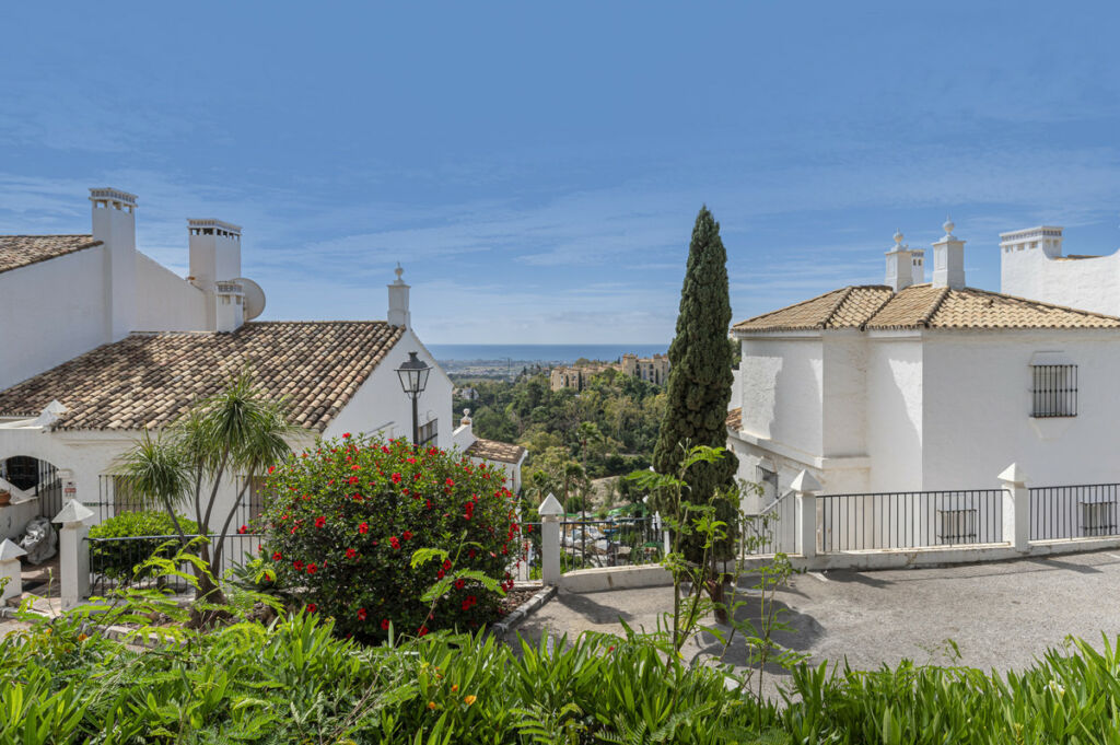 Middle Floor Apartment Benahavís Málaga - image 32