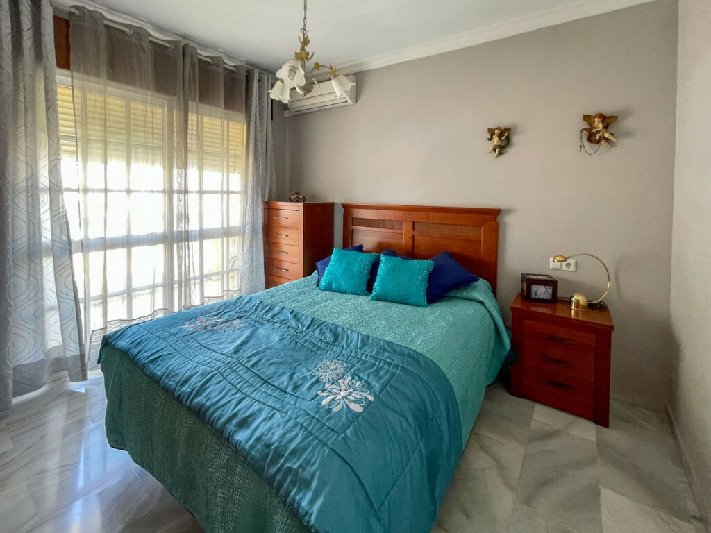 Detached Villa Fuengirola Málaga - image 30