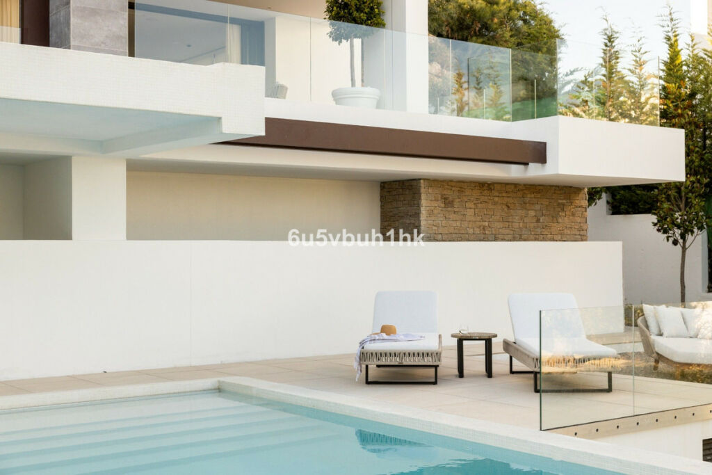Detached Villa Benahavís Málaga - image 3