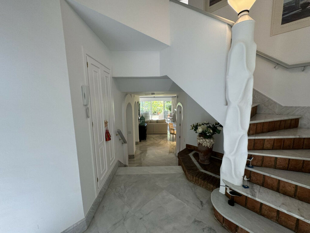 Townhouse Bahía de Marbella Málaga - image 3