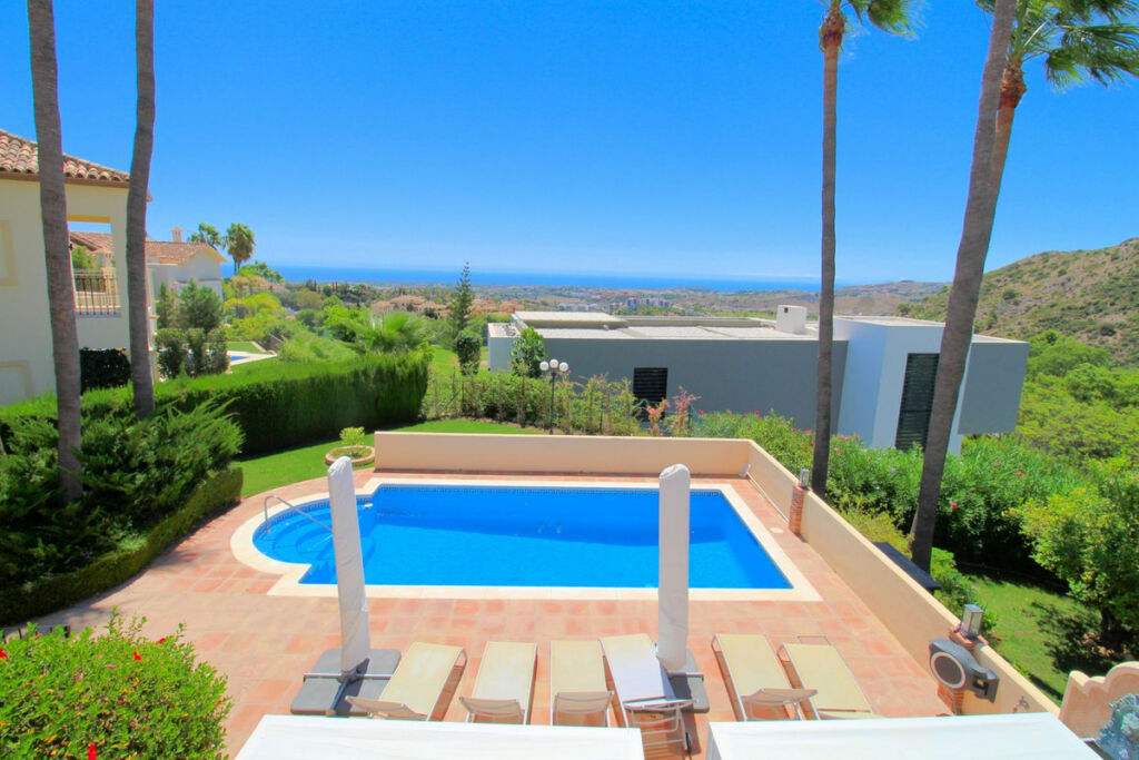 Detached Villa Los Arqueros Málaga - image 3