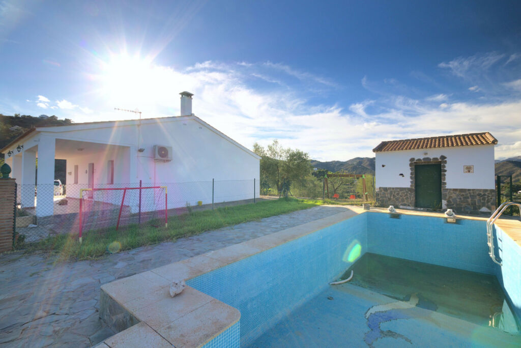 Detached Villa Comares Málaga - image 3