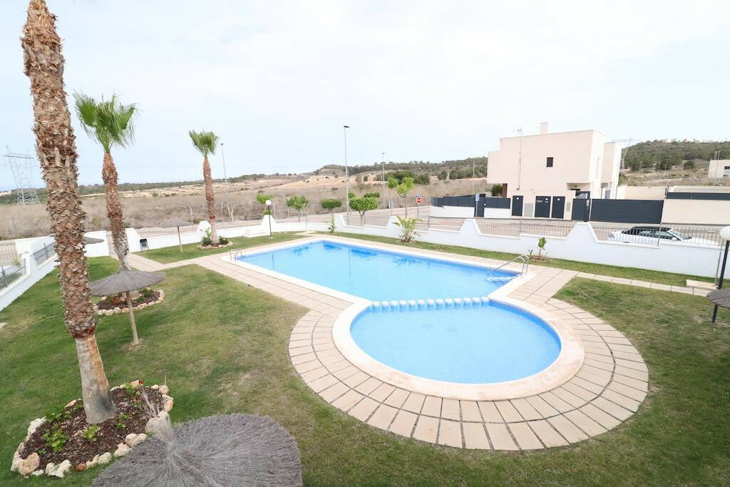 Townhouse San Miguel de Salinas Alicante - image 3