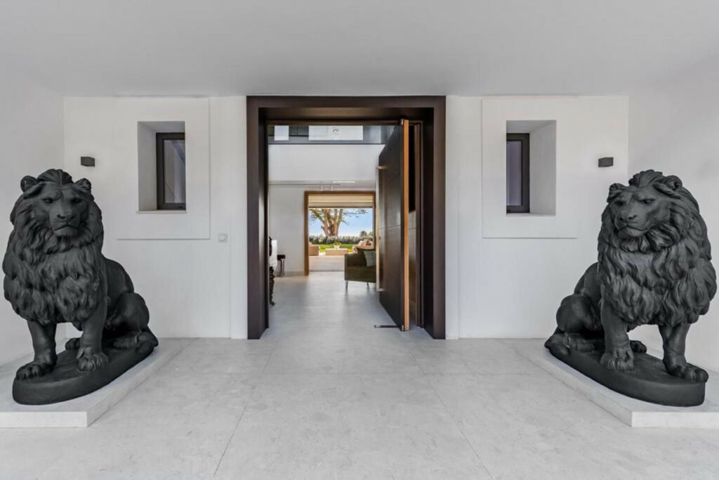 Detached Villa Atalaya Málaga - image 4
