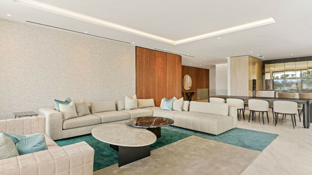 Ground Floor Apartment The Golden Mile Málaga - image 3