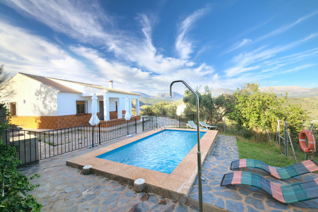 Detached Villa Comares Málaga - image 2
