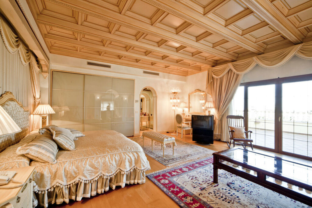 Detached Villa Puerto Banús Málaga - image 3