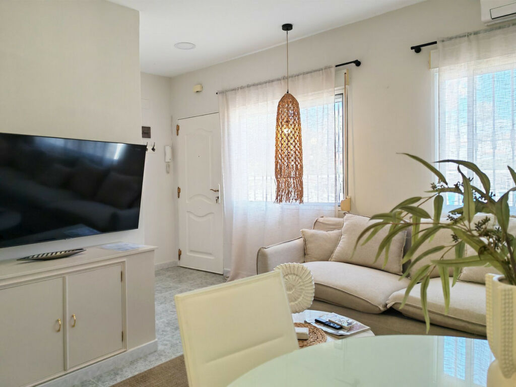 Ground Floor Apartment Calahonda Málaga - image 3