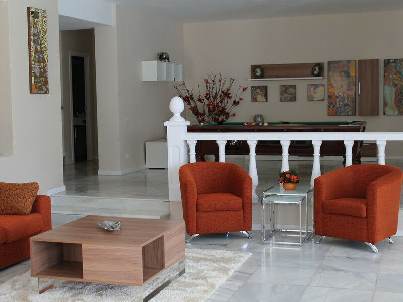 Detached Villa Puerto Banús Málaga - image 3