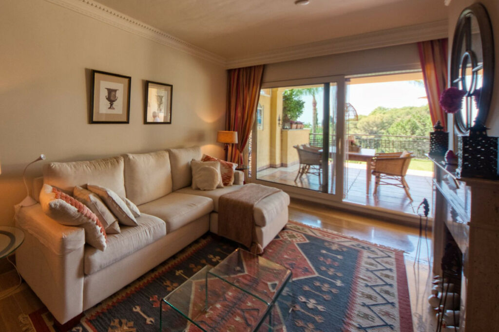 Ground Floor Apartment Sierra Blanca Málaga - image 3